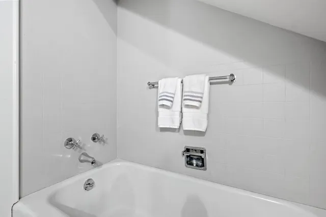 $6,999 | 989 Union Street, Manchester, NH 03104