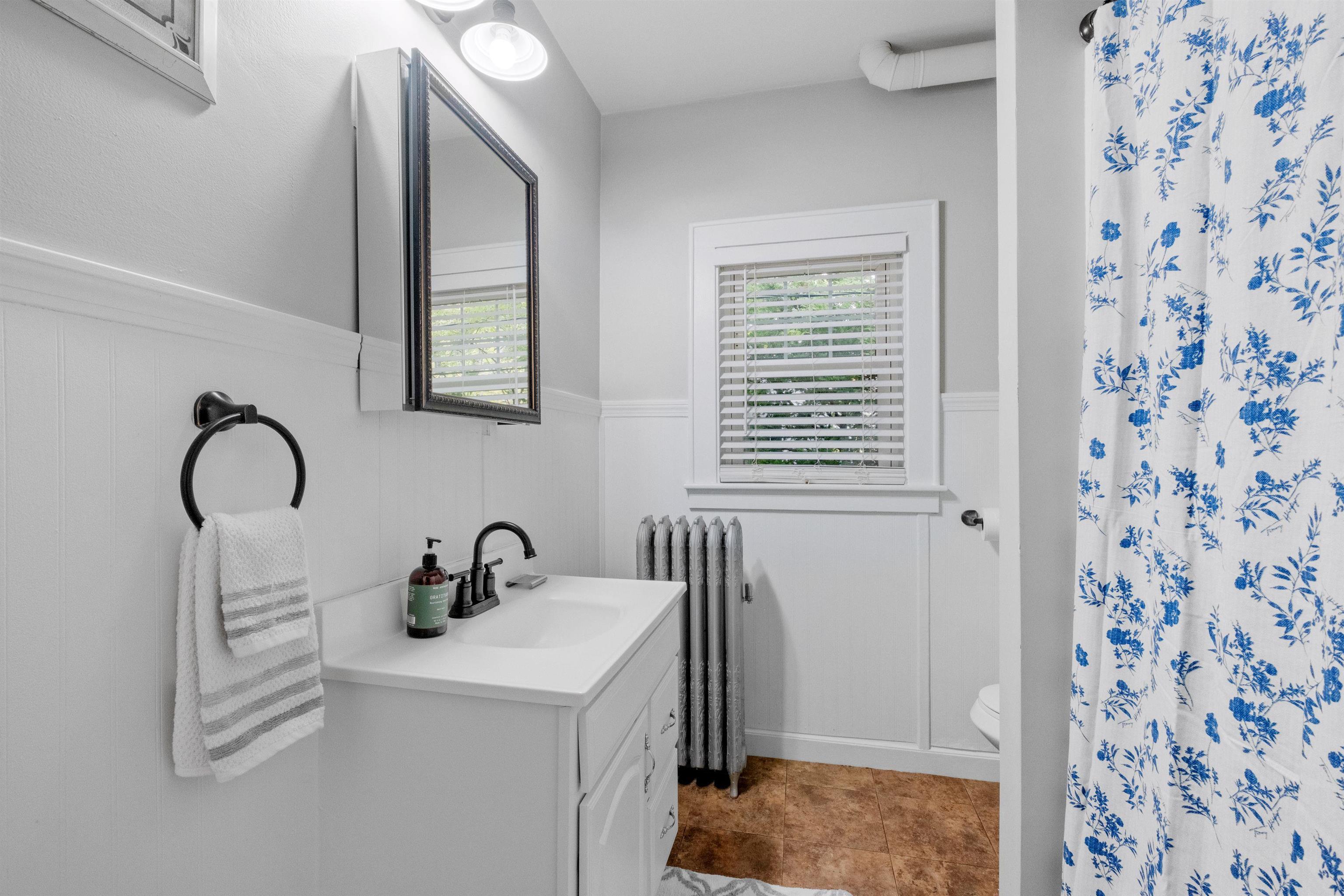 989 Union Street Manchester, NH 03104 - Photo 6 of 49