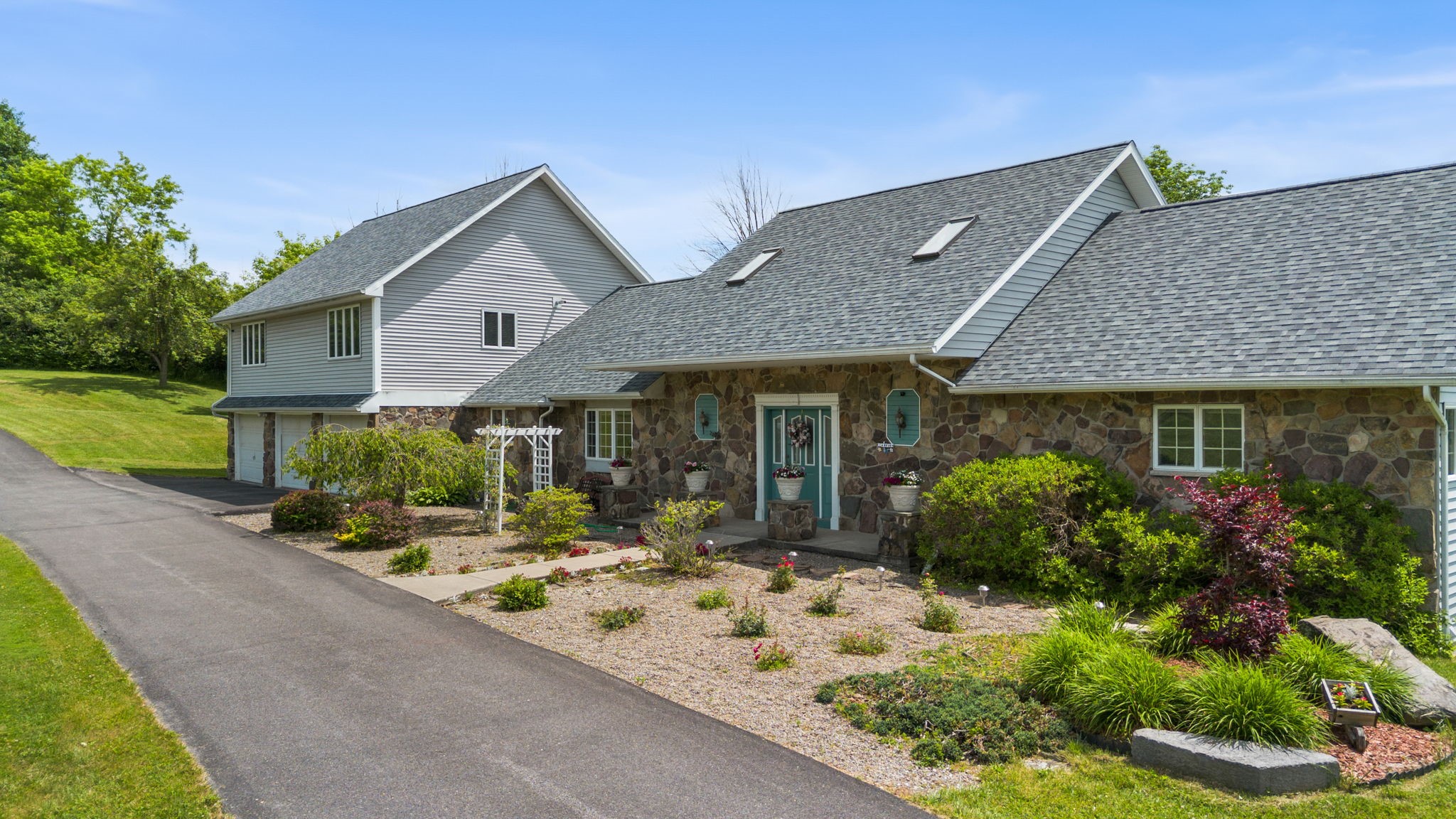 4182 Murphy Road Binghamton, NY 13903 - Photo 4 of 50