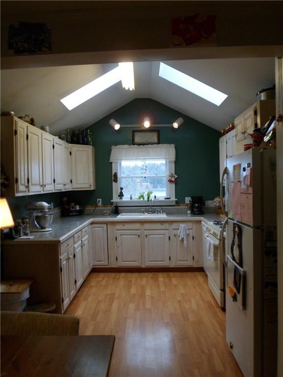 59 East Boston Road Vinalhaven, ME 04863 - Photo 4 of 20 Photo