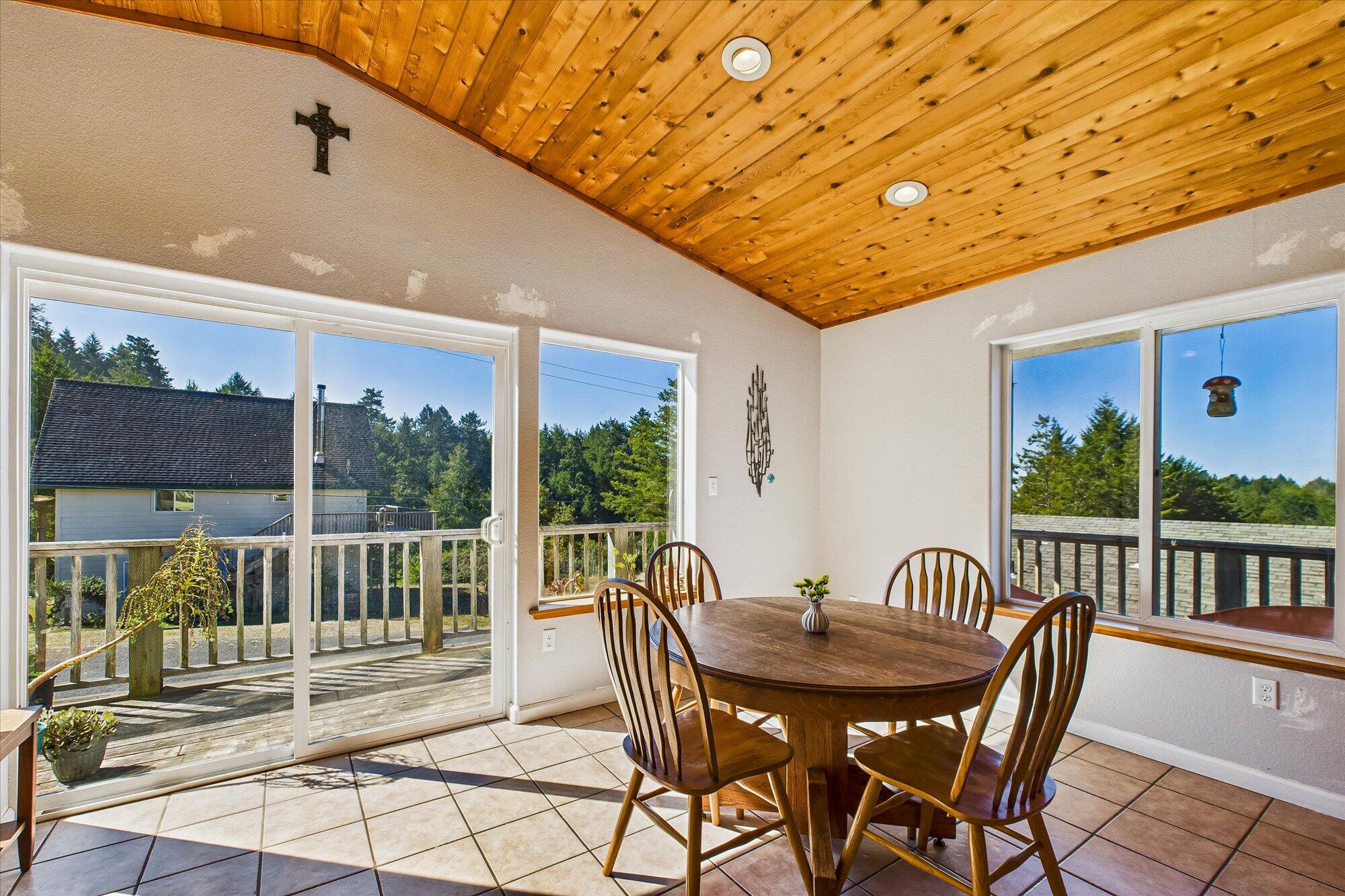 199 Spring Road Whitethorn, CA 95589 - Photo 14 of 37