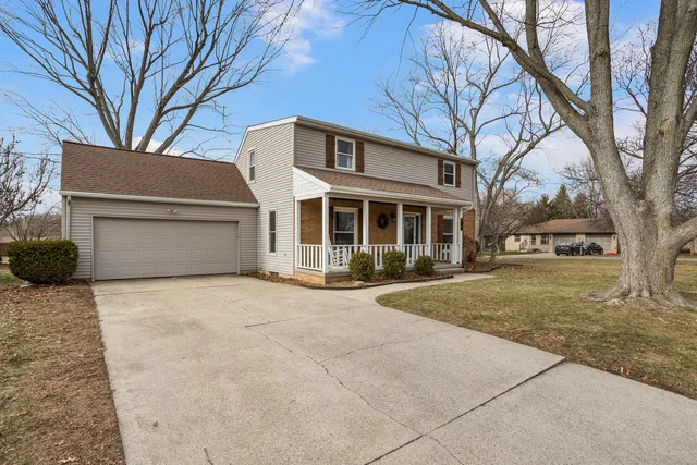 $315,000 | 204 Salem Road, Monticello, IL 61856