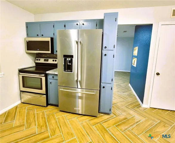 a view of a house with street