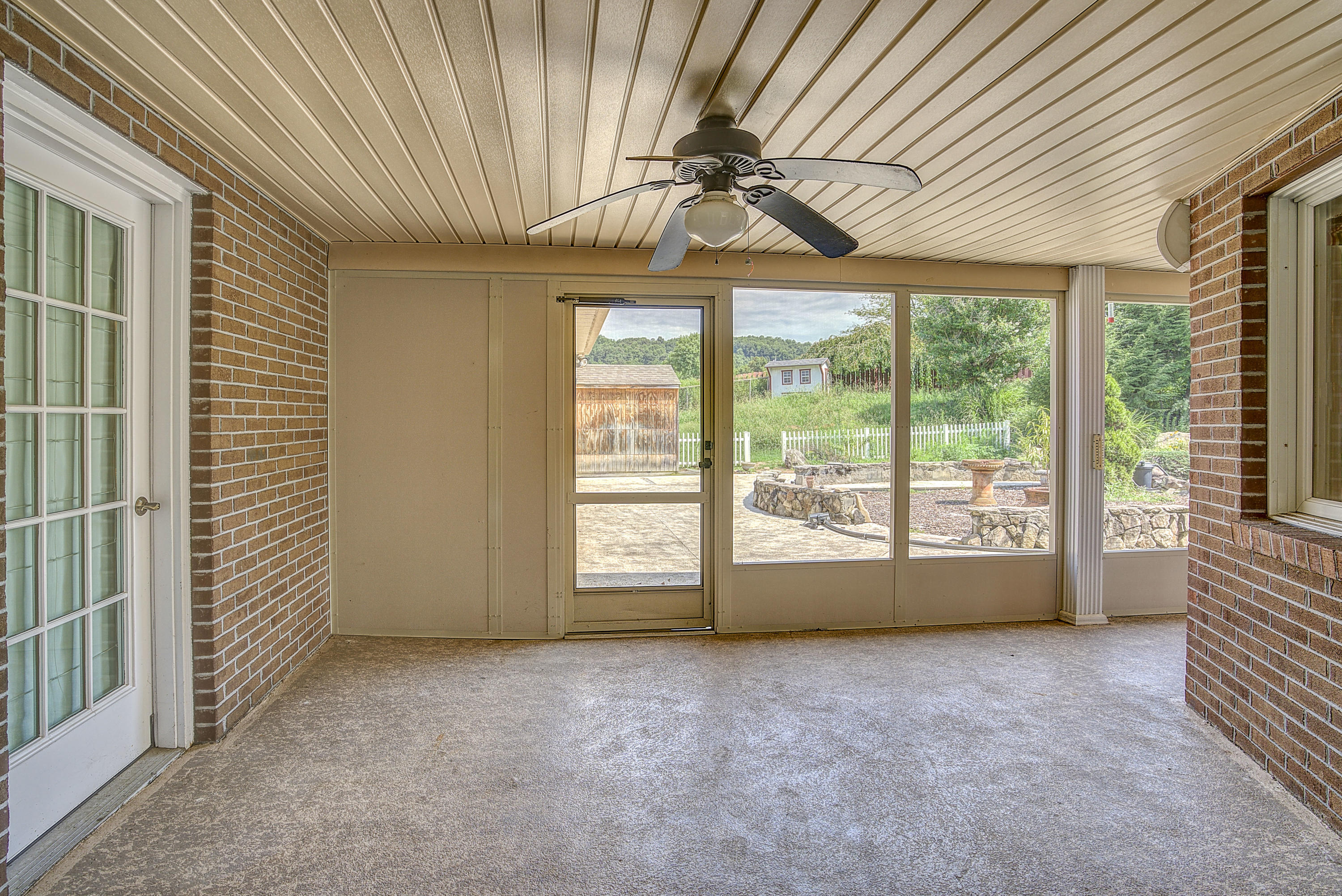 228 Cross Community Road Bristol, TN 37620 - Photo 31 of 66 CrossC--30
