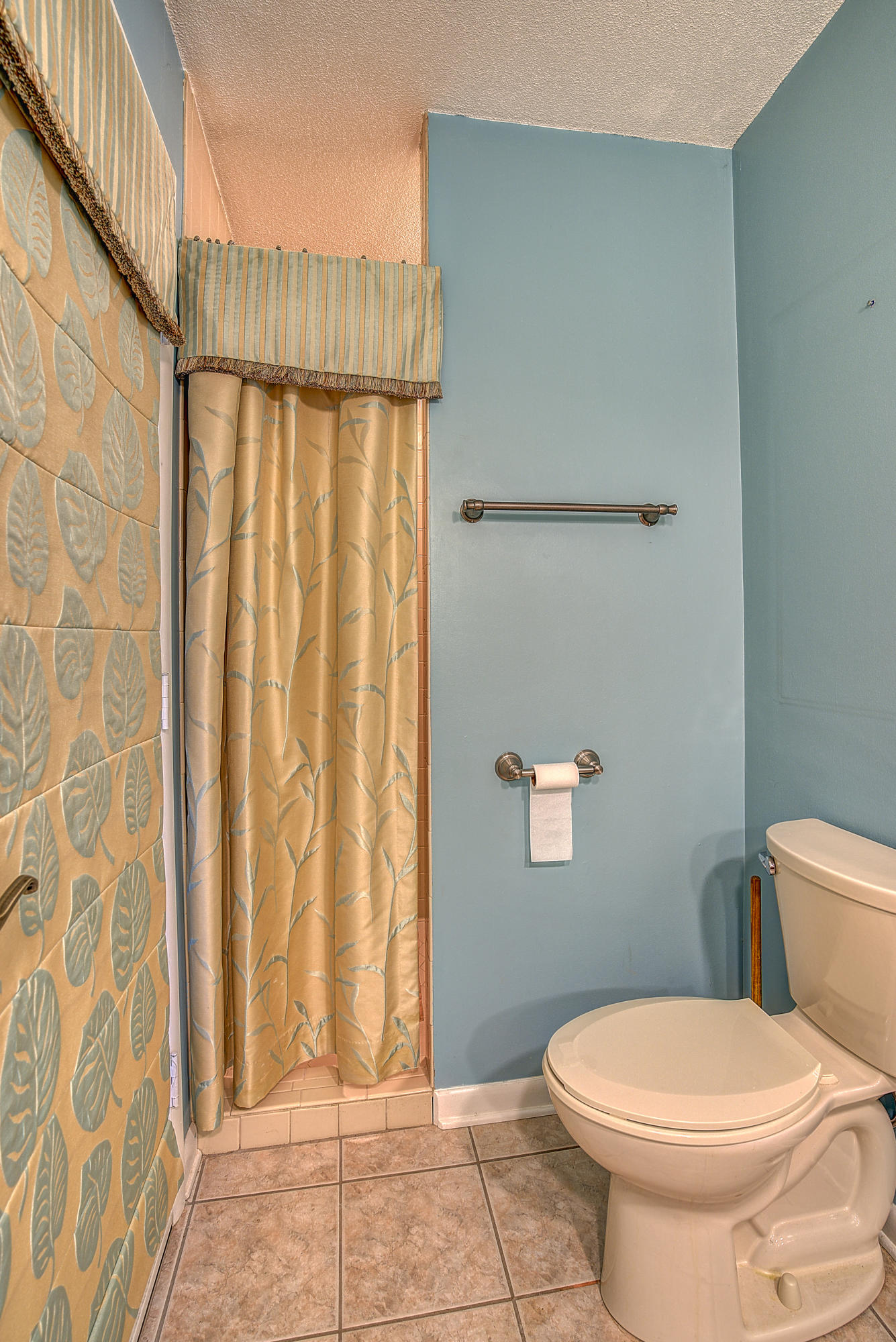 228 Cross Community Road Bristol, TN 37620 - Photo 33 of 66 CrossC--32