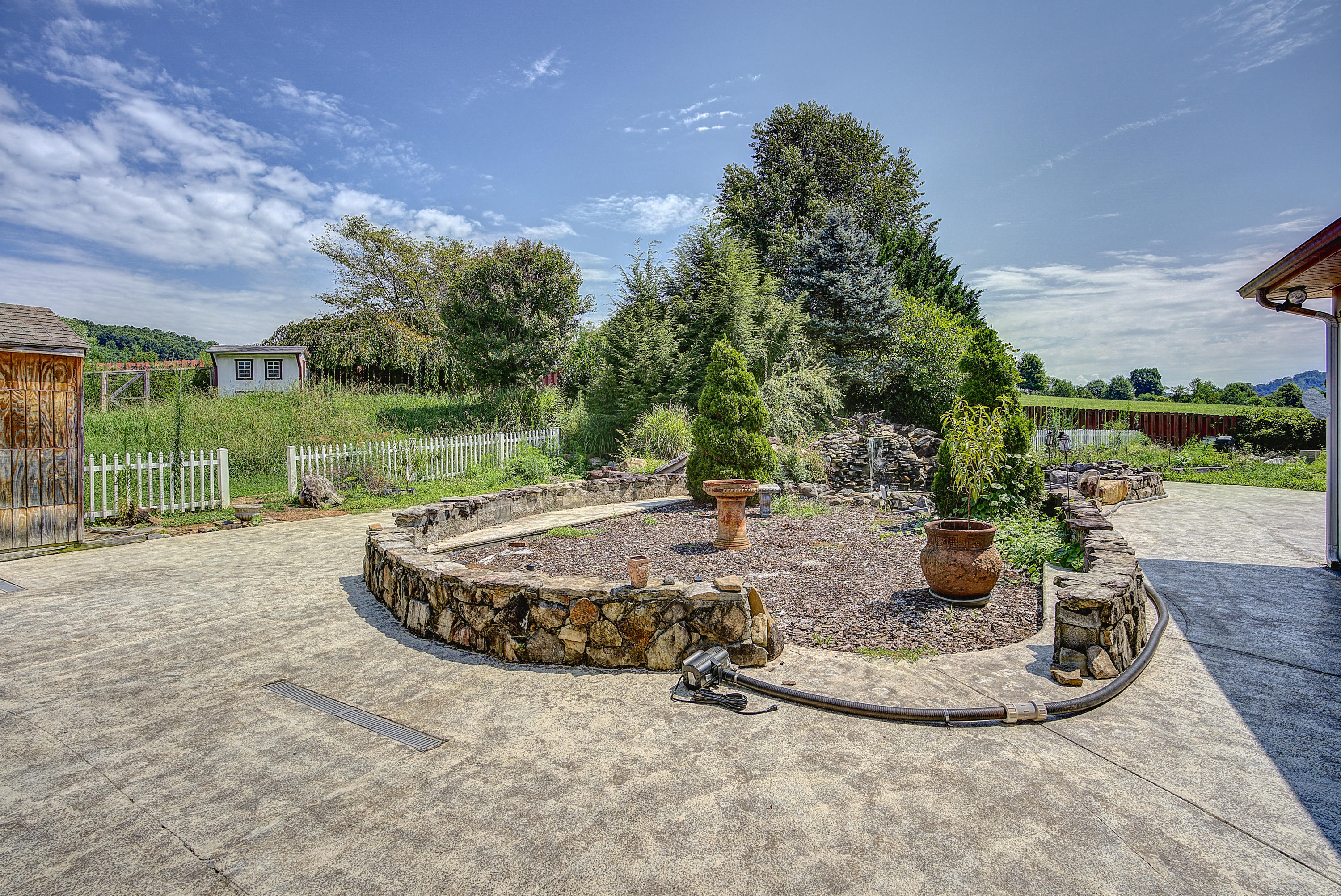 228 Cross Community Road Bristol, TN 37620 - Photo 45 of 66 CrossC--44
