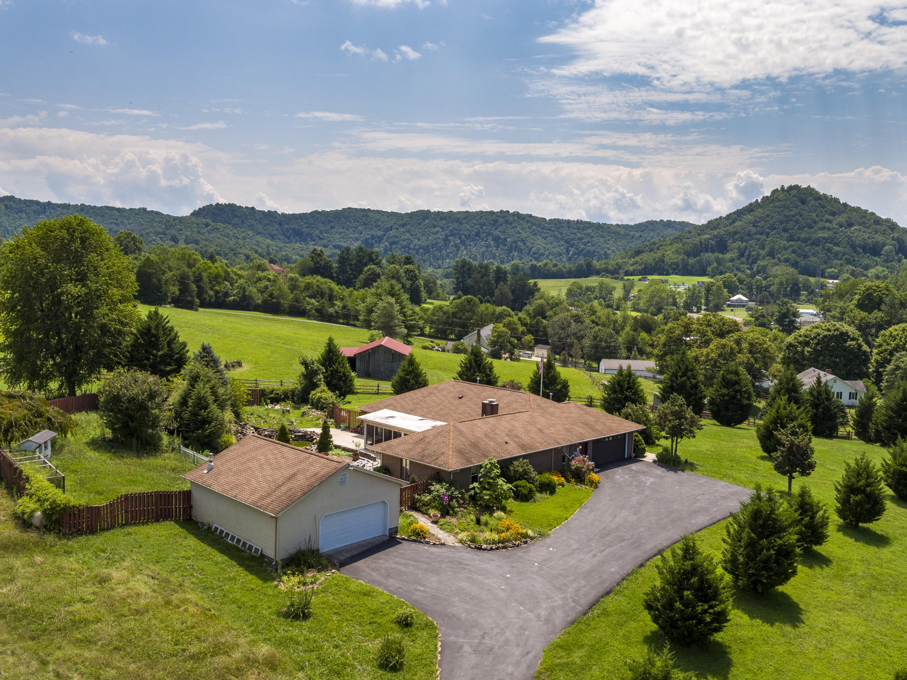 228 Cross Community Road Bristol, TN 37620 - Photo 55 of 66 CrossCA--2