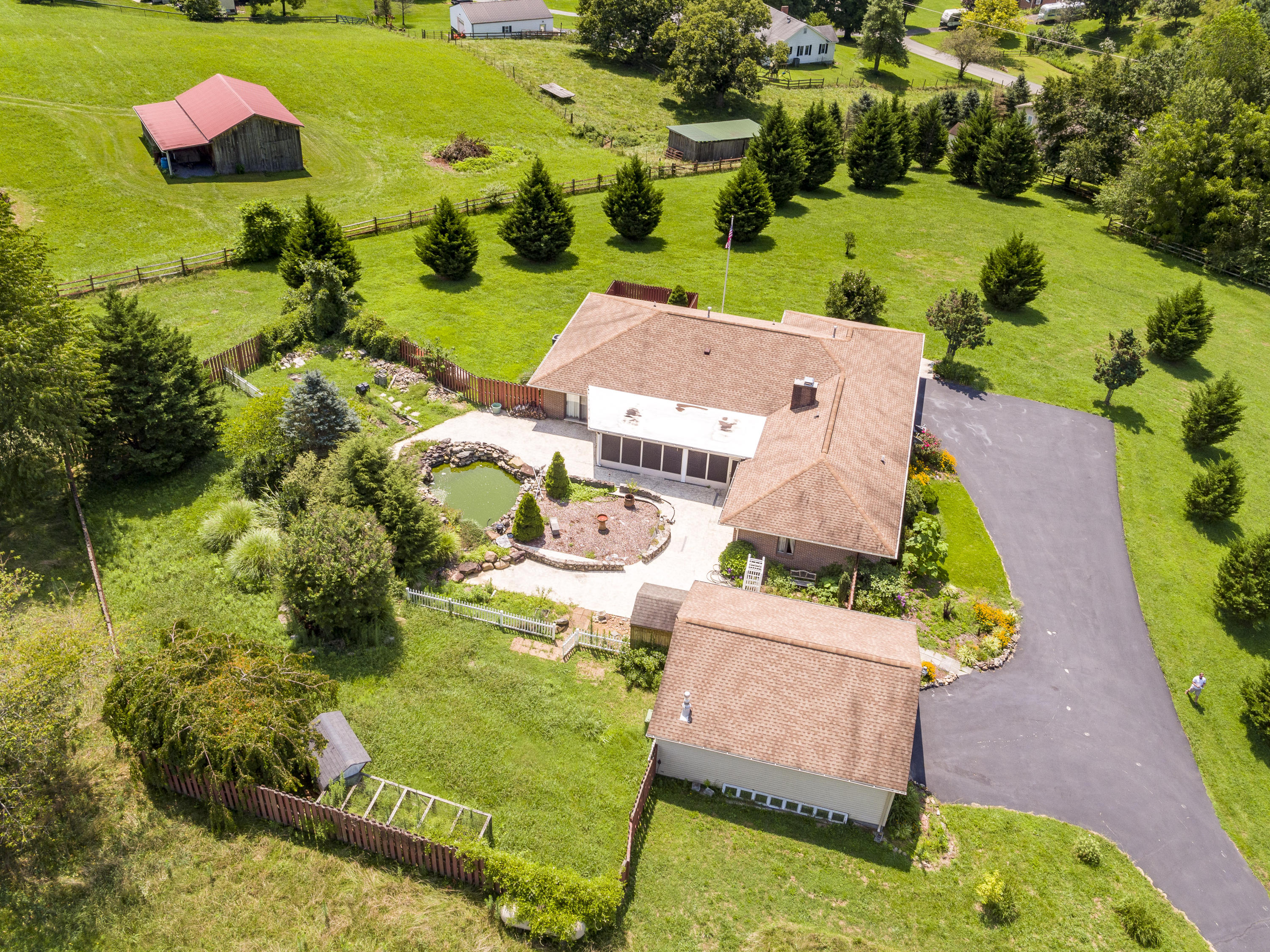 228 Cross Community Road Bristol, TN 37620 - Photo 63 of 66 CrossCA--11
