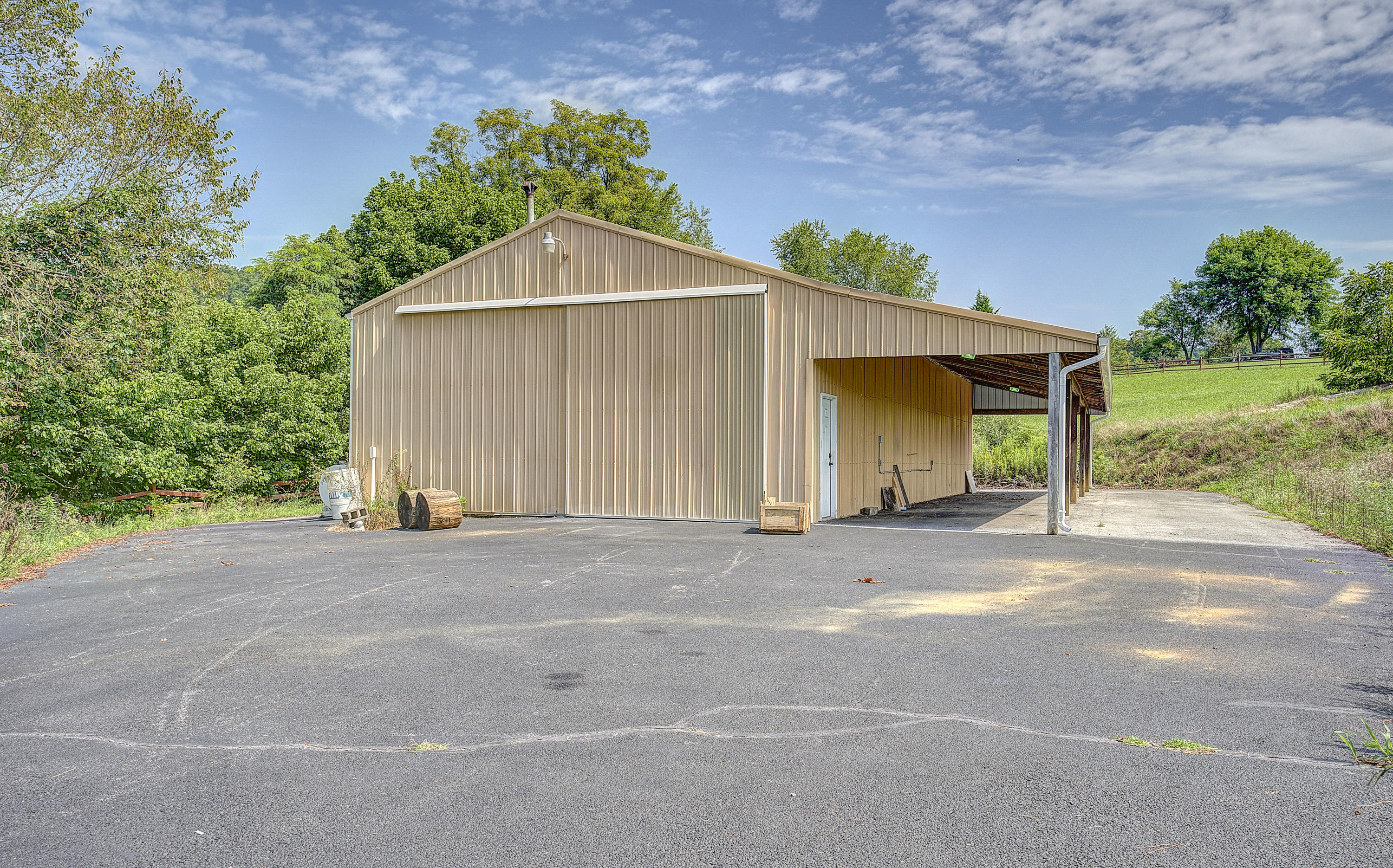 228 Cross Community Road Bristol, TN 37620 - Photo 9 of 66 CrossC--8