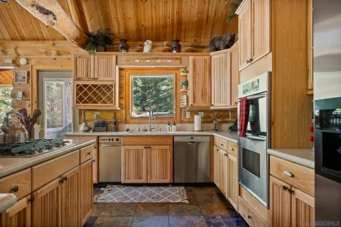 $1,550,000 | 42108 Winterpark Drive, Big Bear Lake, CA 92315