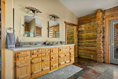 $1,550,000 | 42108 Winterpark Drive, Big Bear Lake, CA 92315