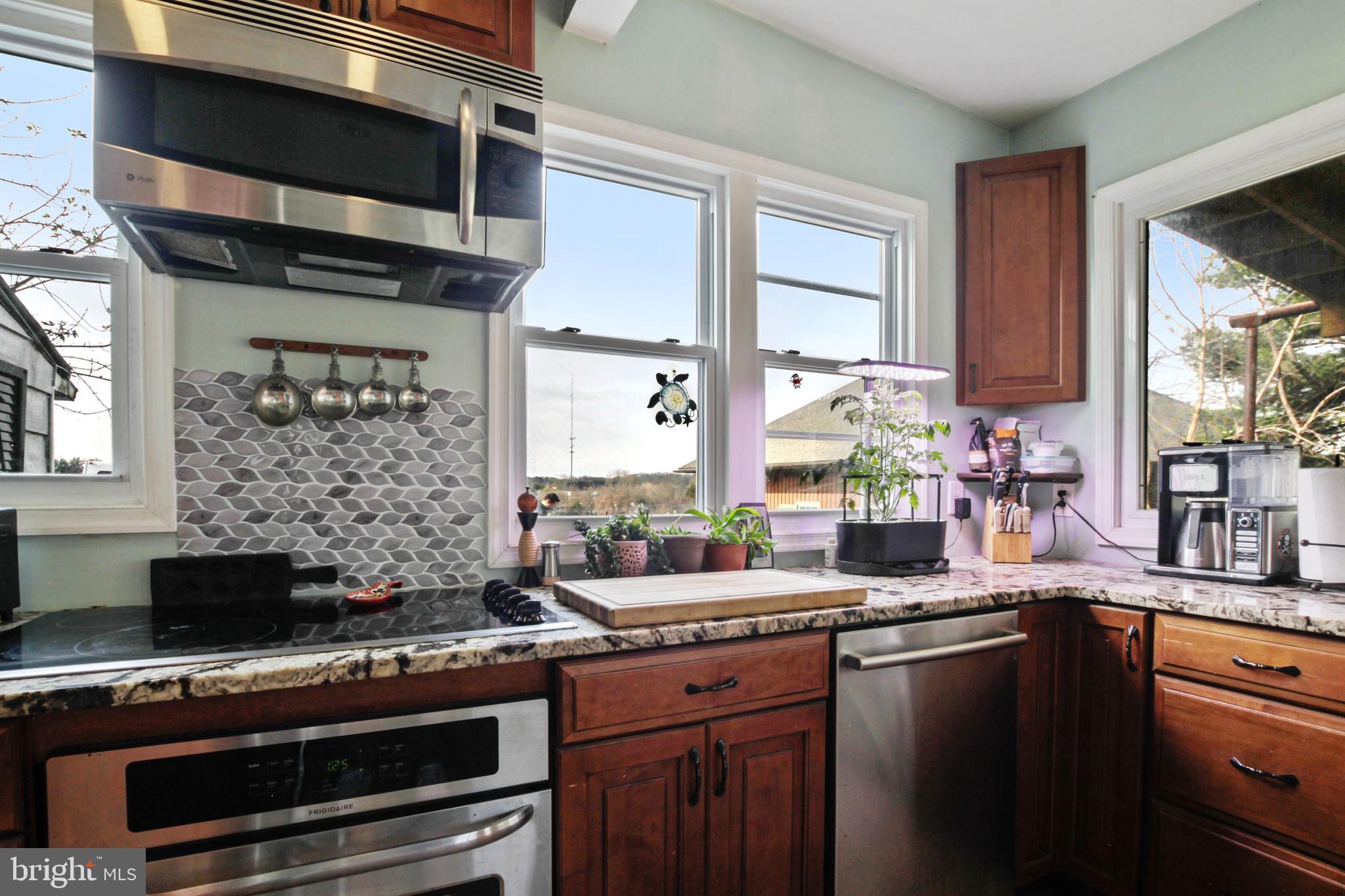 14000 Frederick Road Cooksville, MD 21723 - Photo 95 of 135 Stainless Steel Cooktop and Oven