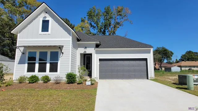 $2,275 | 7619 Silverside Drive, Baton Rouge, LA 70810