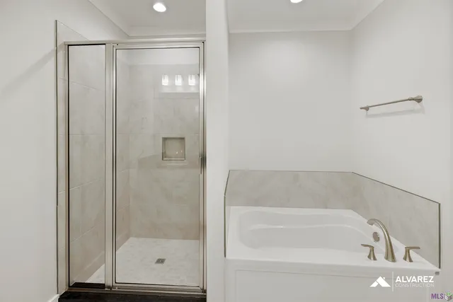 $2,275 | 7619 Silverside Drive, Baton Rouge, LA 70810