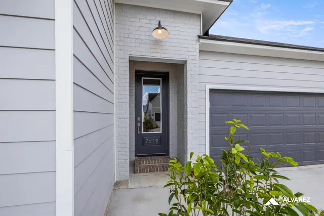 $2,275 | 7619 Silverside Drive, Baton Rouge, LA 70810