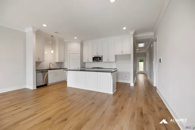 $2,275 | 7619 Silverside Drive, Baton Rouge, LA 70810