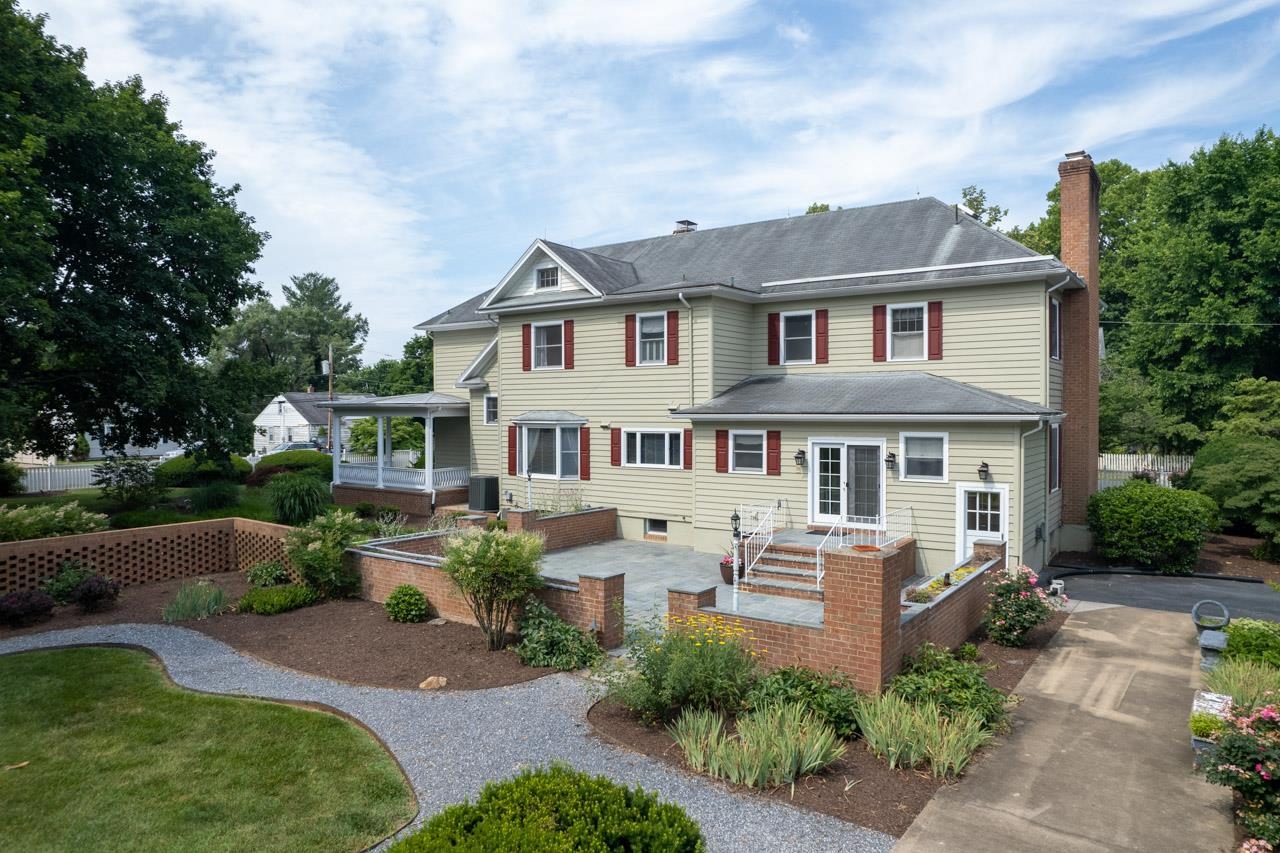 403 East Rockingham Street Elkton, VA 22827 - Photo 4 of 72 Gallery Image 4