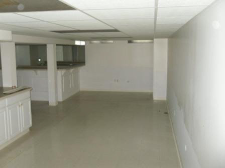 1057 Canterbury Road Grosse Pointe, MI 48236 - Photo 8 of 12 943524-7.JPG