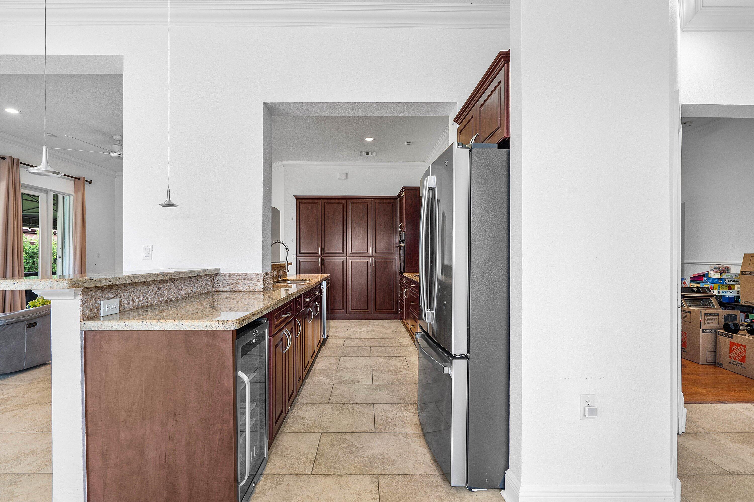 16852 Northwest 88th Path Miami Lakes, FL 33018 - Photo 12 of 34 014-16852Northwest88thPath-MiamiLakes-FL