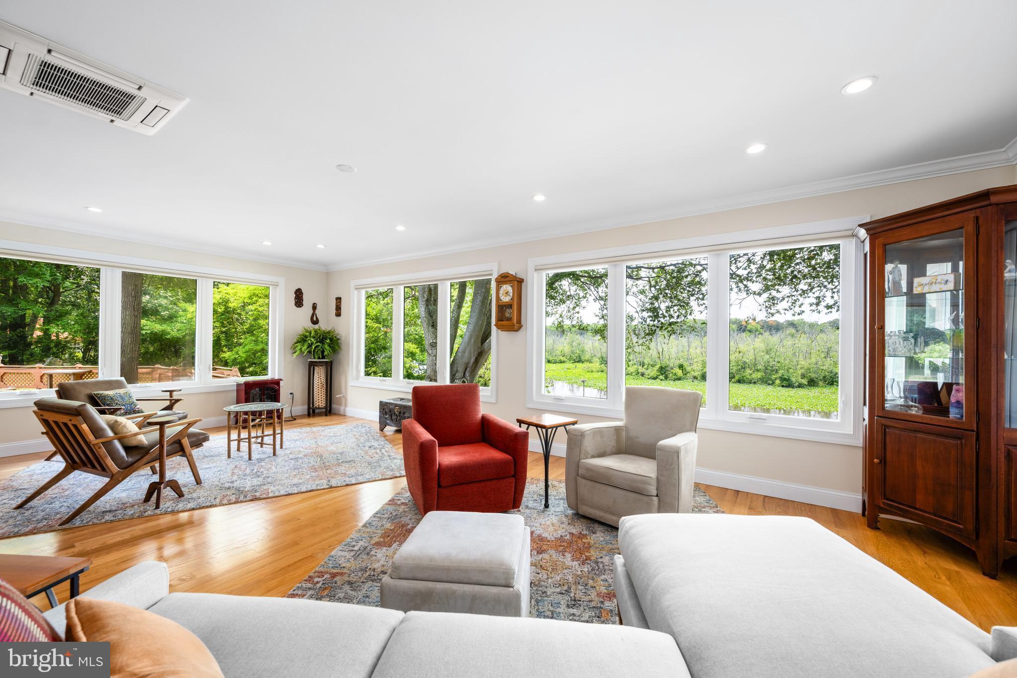 25292 Sandy Point Road Greensboro, MD 21639 - Photo 23 of 65 Living room with endless views