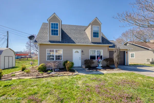 $279,500 | 7624 Camden Road, Powell, TN 37849