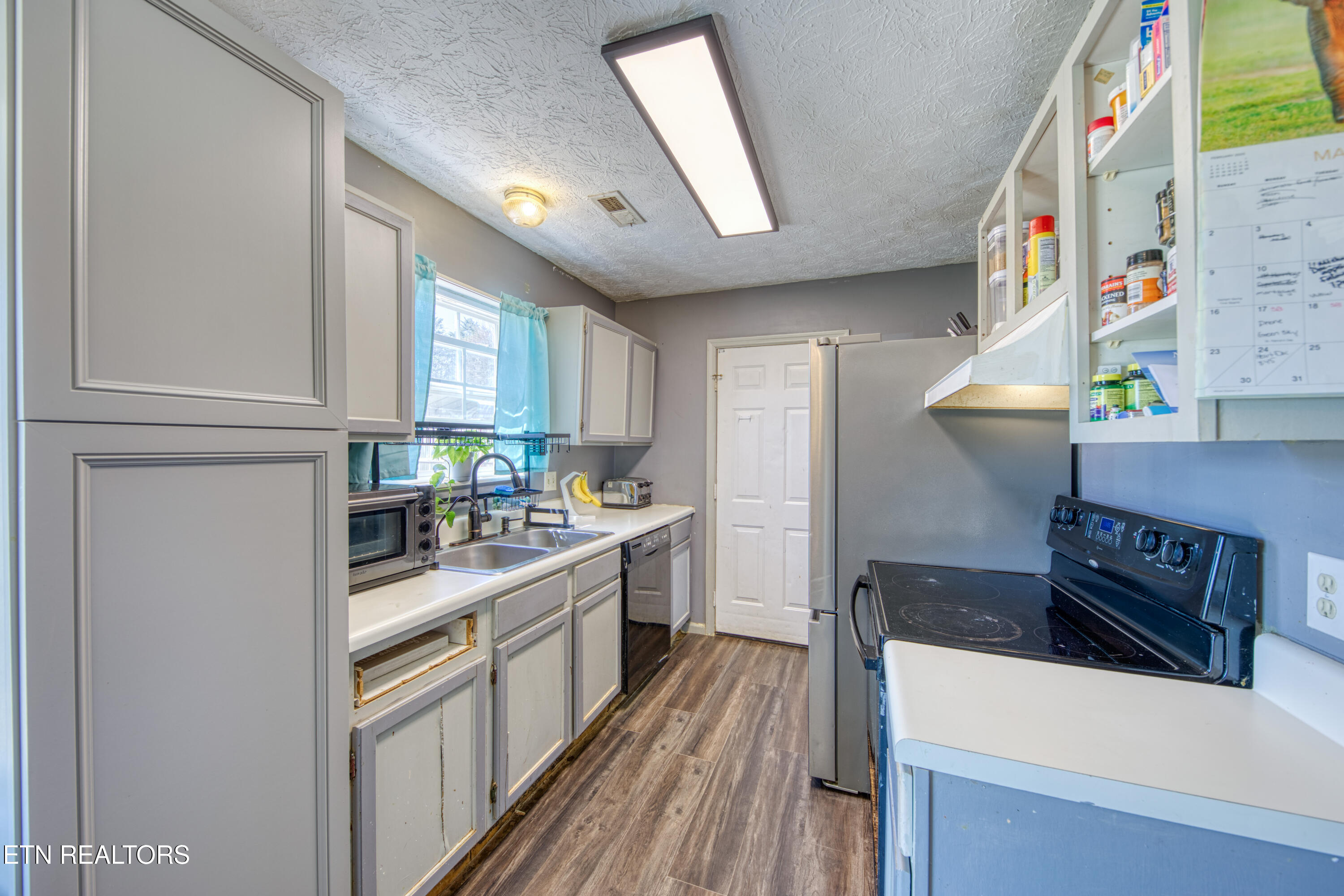 7624 Camden Road Powell, TN 37849 - Photo 6 of 14 6Kitchen1