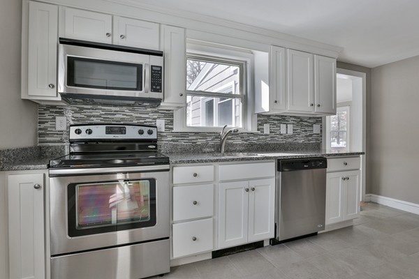 5 Pineridge Road Wilmington, MA 01887 - Photo 8 of 26 Gallery Image 8