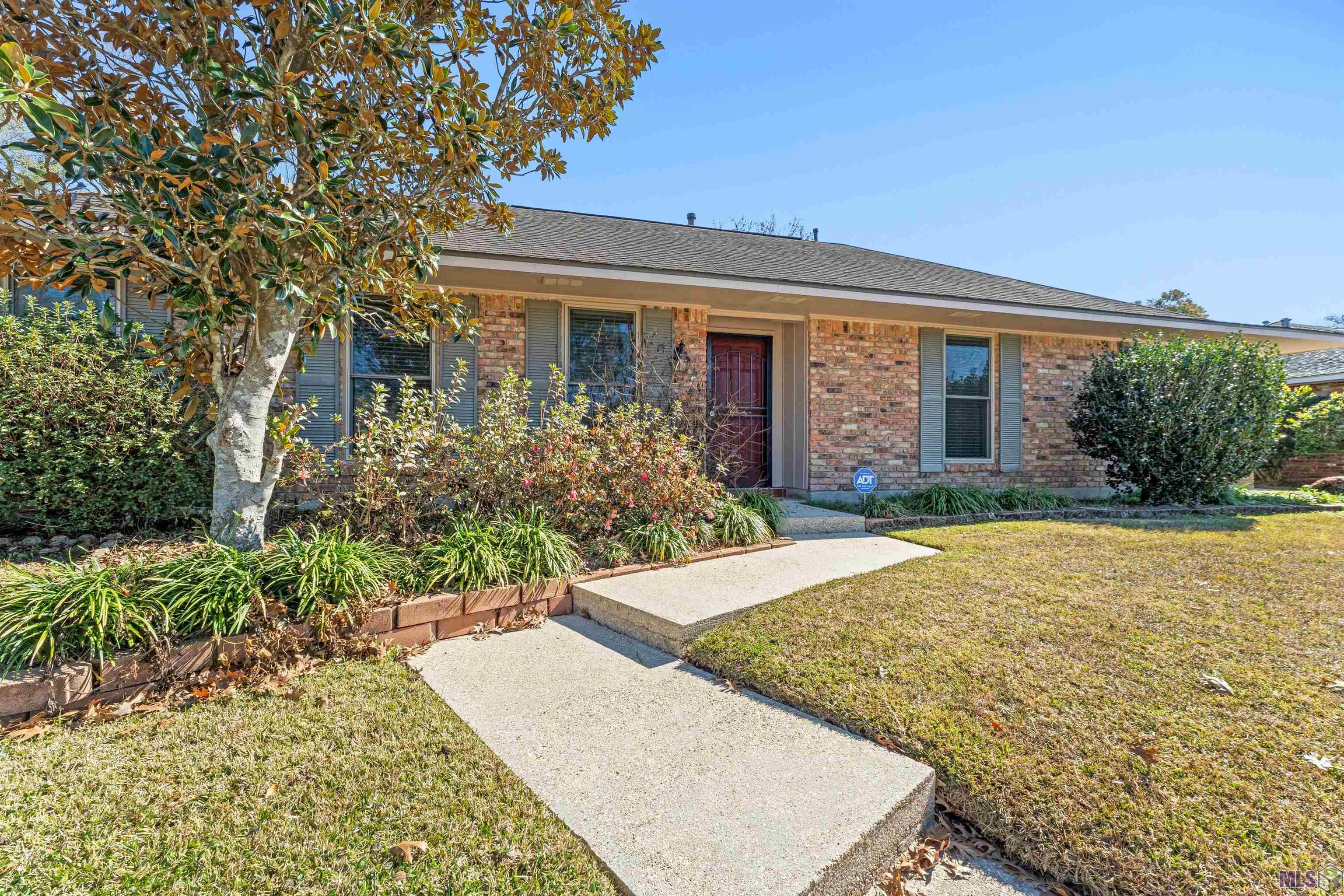 4817 Shadeland Drive Baton Rouge, LA 70816 - Photo 4 of 29