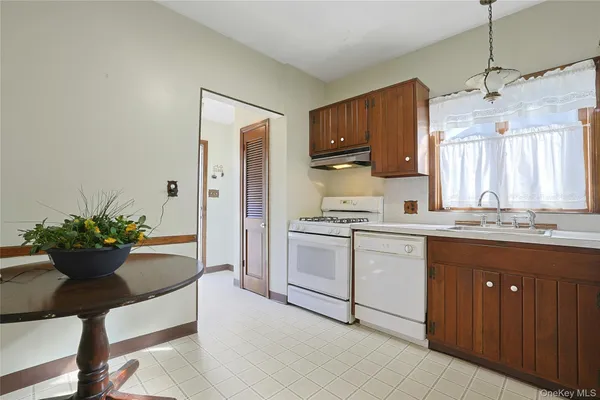 $875,000 | 175 Washington Avenue, Pleasantville, NY 10570