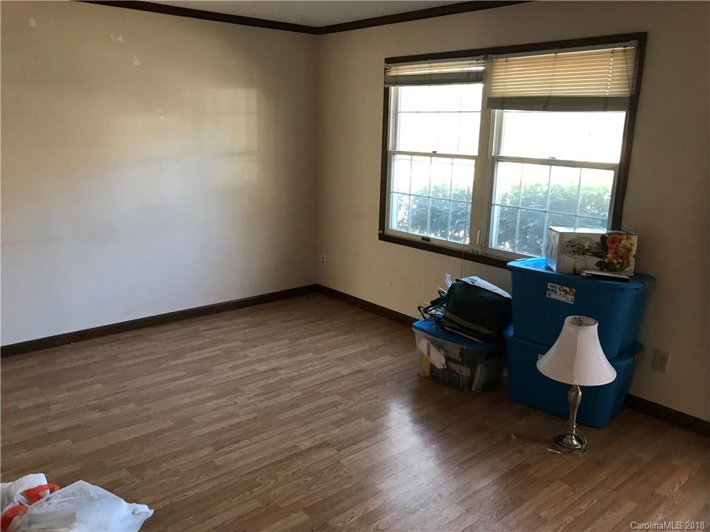 8258 Knights Bridge Road Charlotte, NC 28210 - Photo 3 of 10