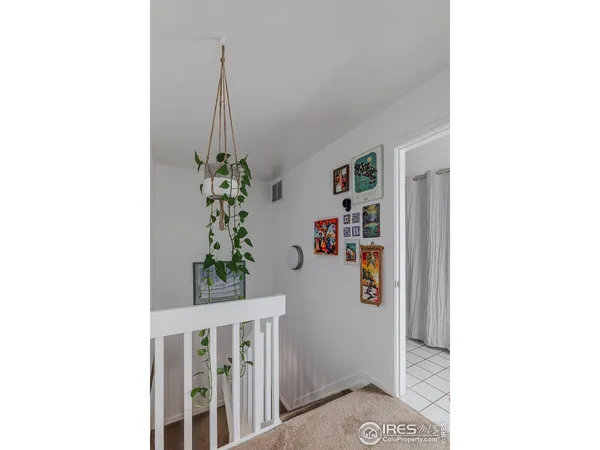 a view of entryway with window