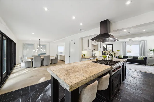 $775,000 | 4148 Bissonnet Street, West University Place, TX 77005