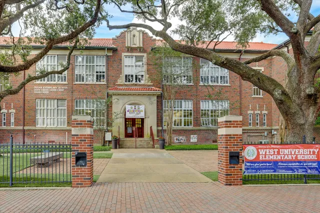 $775,000 | 4148 Bissonnet Street, West University Place, TX 77005