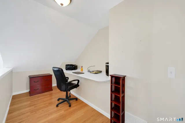 $469,000 | 5 South Hollow, Unit 5, East Hampton, CT 06424