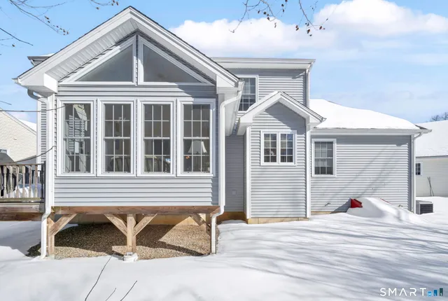 $469,000 | 5 South Hollow, Unit 5, East Hampton, CT 06424