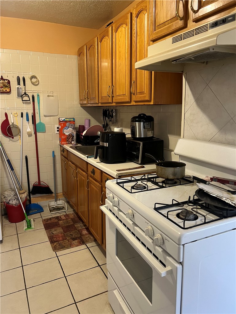 131 Mitchell Street Providence, RI 02907 - Photo 15 of 41
