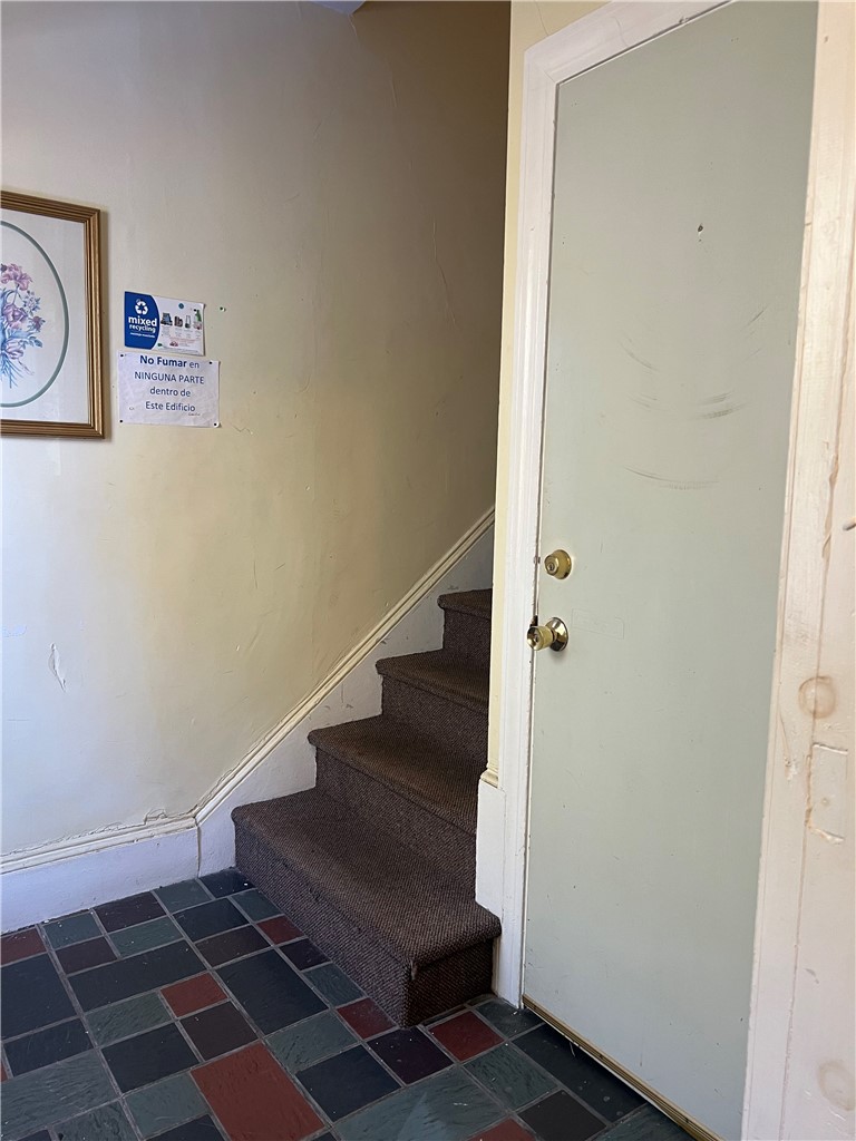 131 Mitchell Street Providence, RI 02907 - Photo 5 of 41