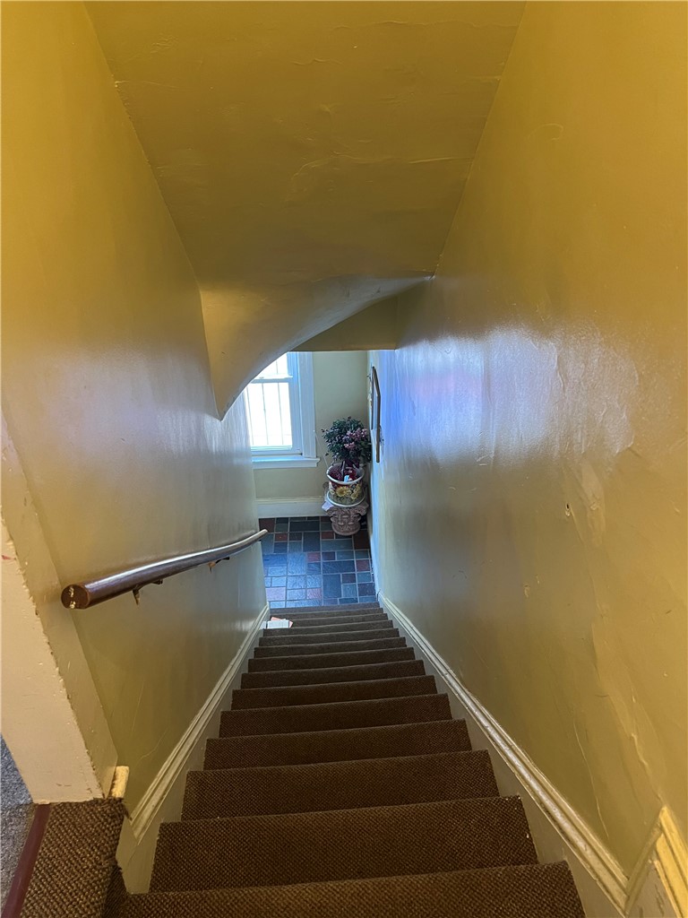131 Mitchell Street Providence, RI 02907 - Photo 6 of 41