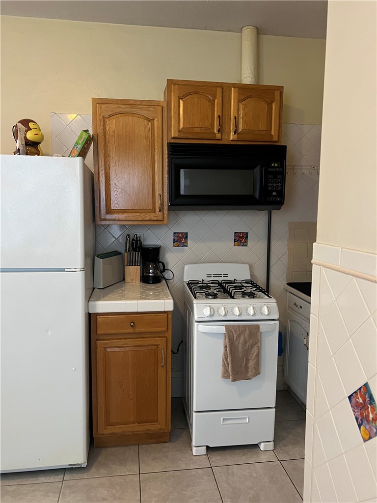 131 Mitchell Street Providence, RI 02907 - Photo 10 of 41