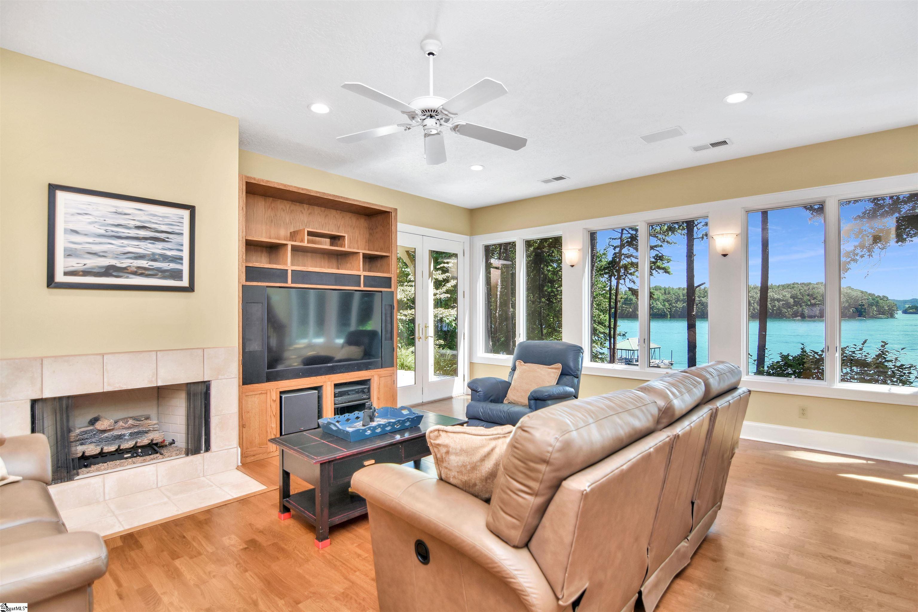 756 Navigator's Point Seneca, SC 29672 - Photo 27 of 36 Gallery Image 27