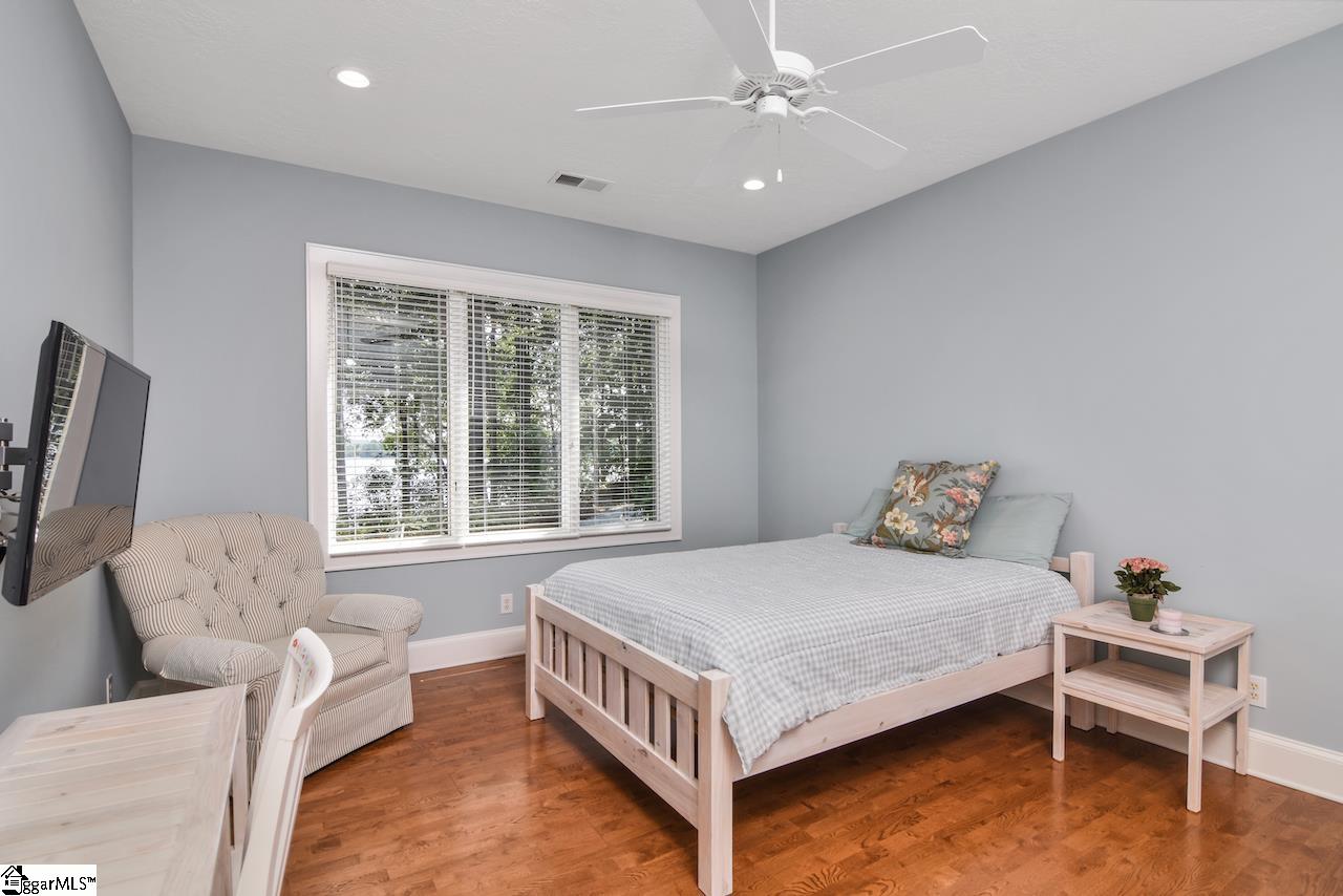 756 Navigator's Point Seneca, SC 29672 - Photo 31 of 36 Gallery Image 31