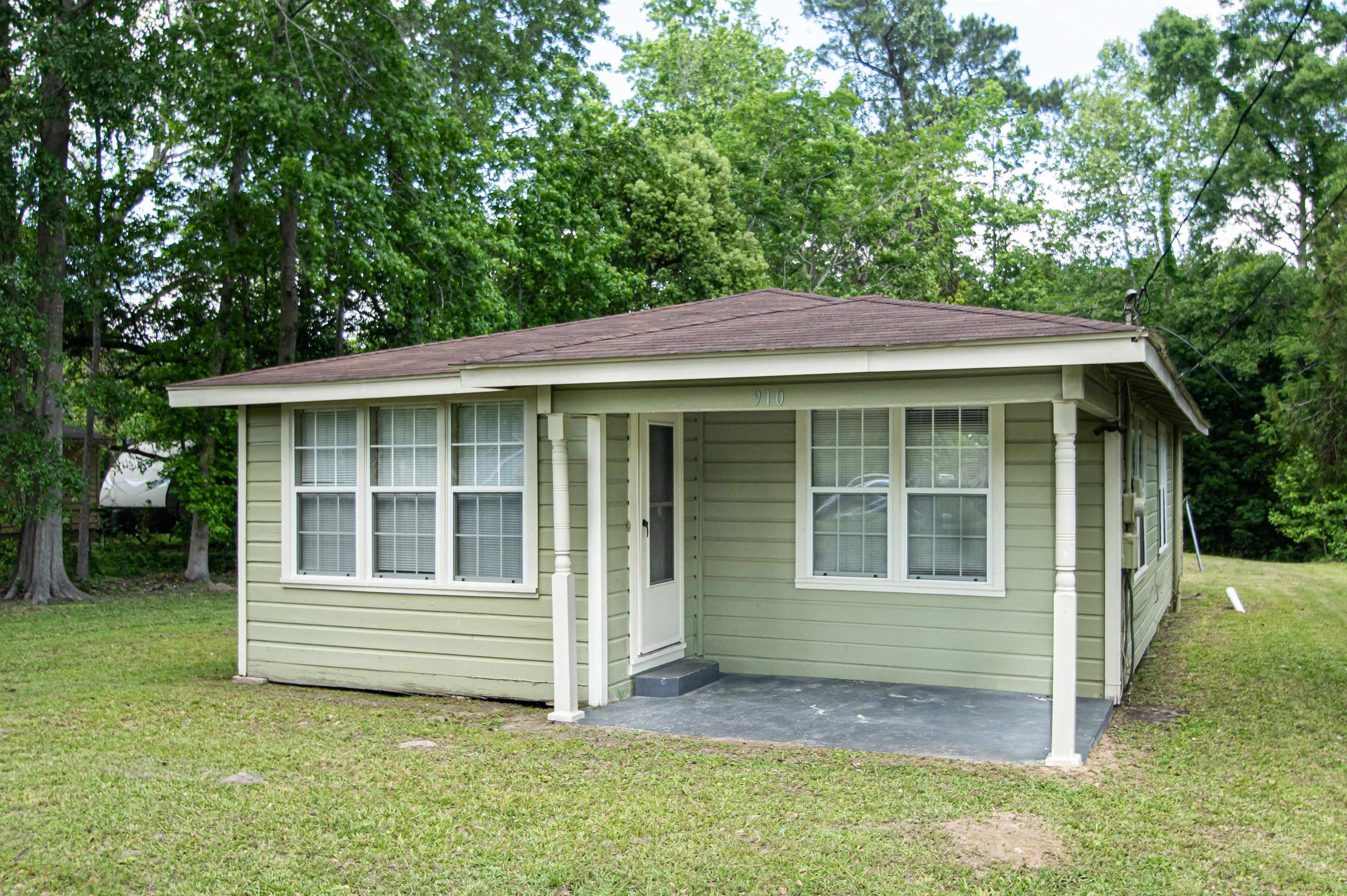 910 Bonner Street Silsbee, TX 77656 - Photo 2 of 14