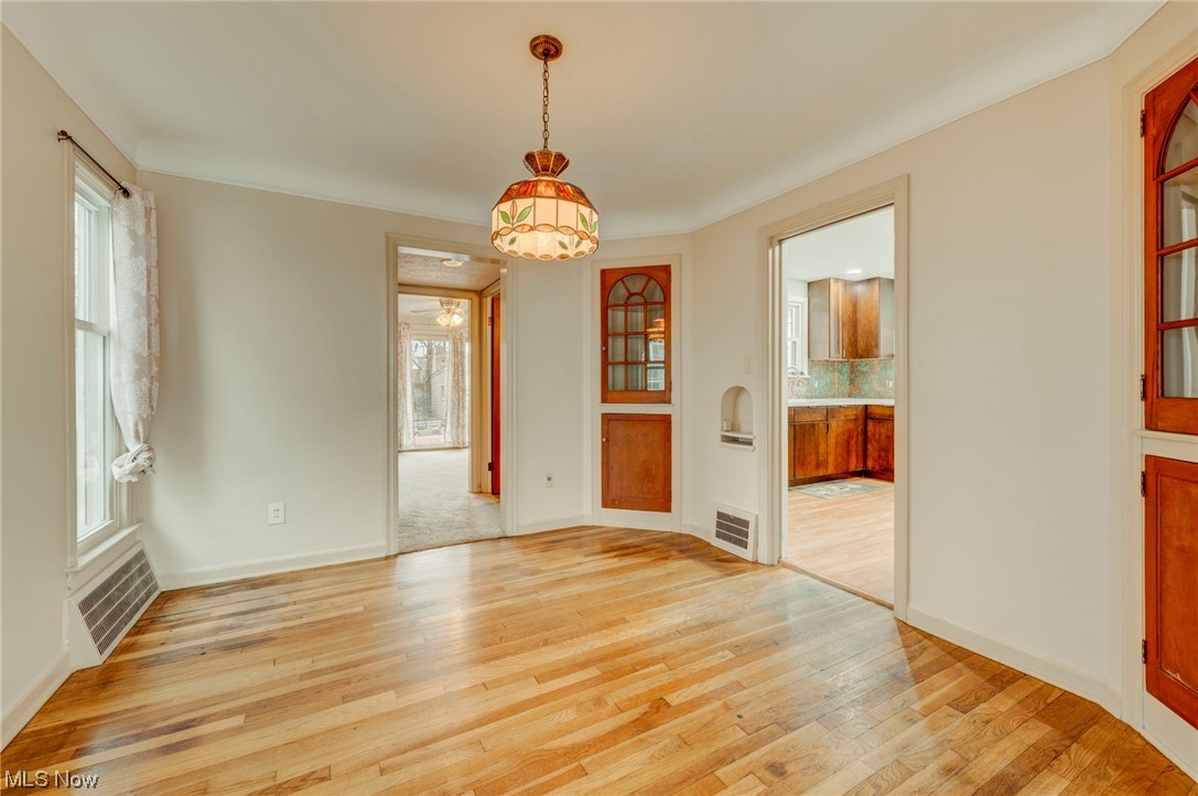 3574 Tullamore Road Cleveland, OH 44118 - Photo 7 of 35