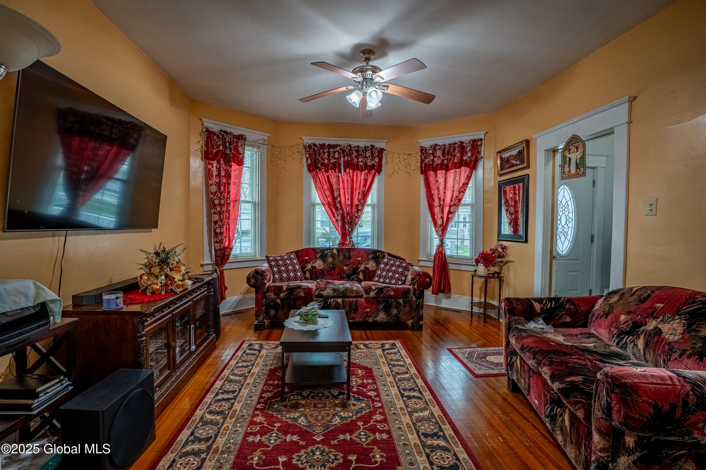 1014 Baker Avenue Schenectady, NY 12309 - Photo 3 of 25 1014 Baker Ave-05