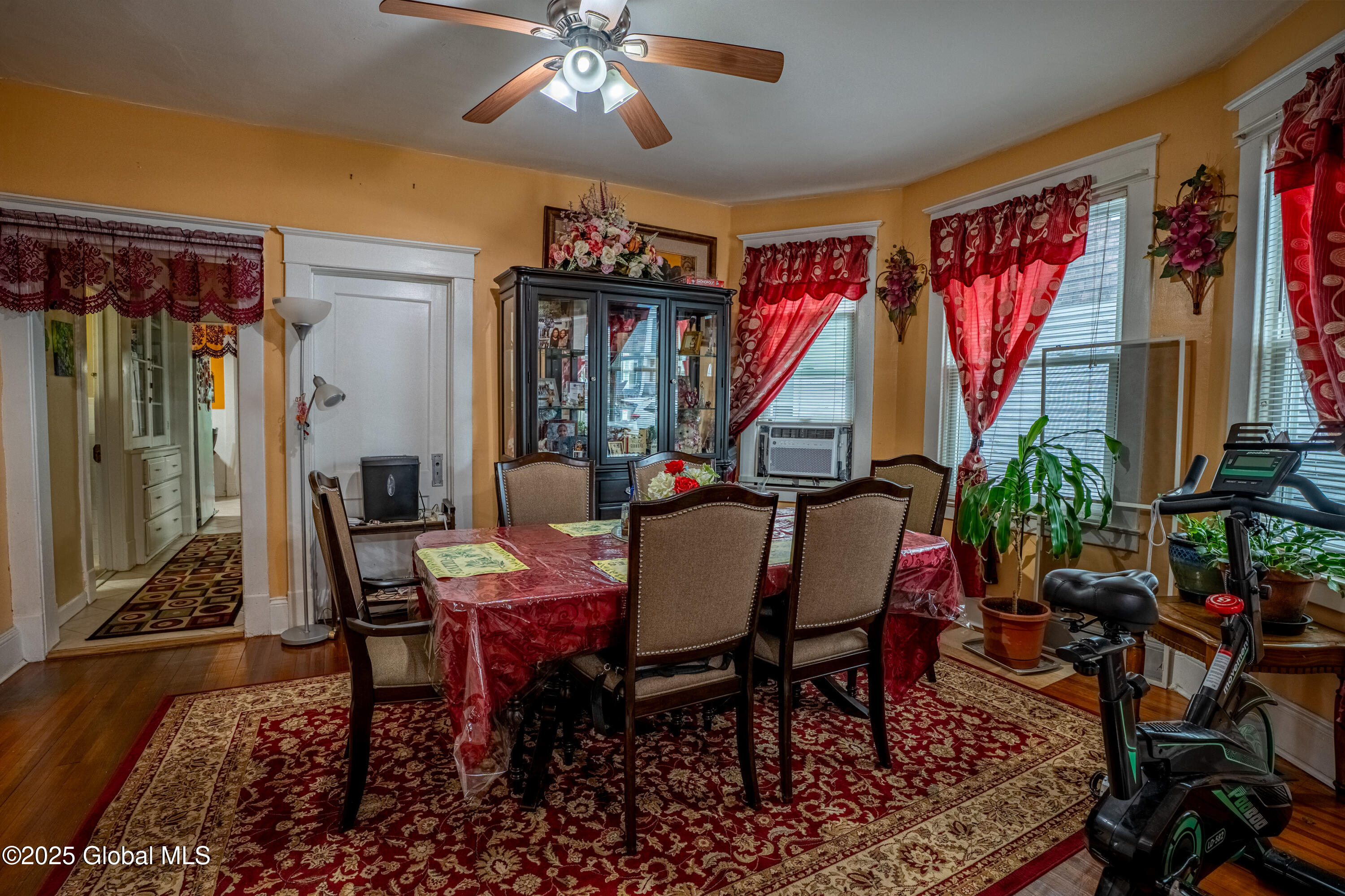1014 Baker Avenue Schenectady, NY 12309 - Photo 4 of 25 1014 Baker Ave-06