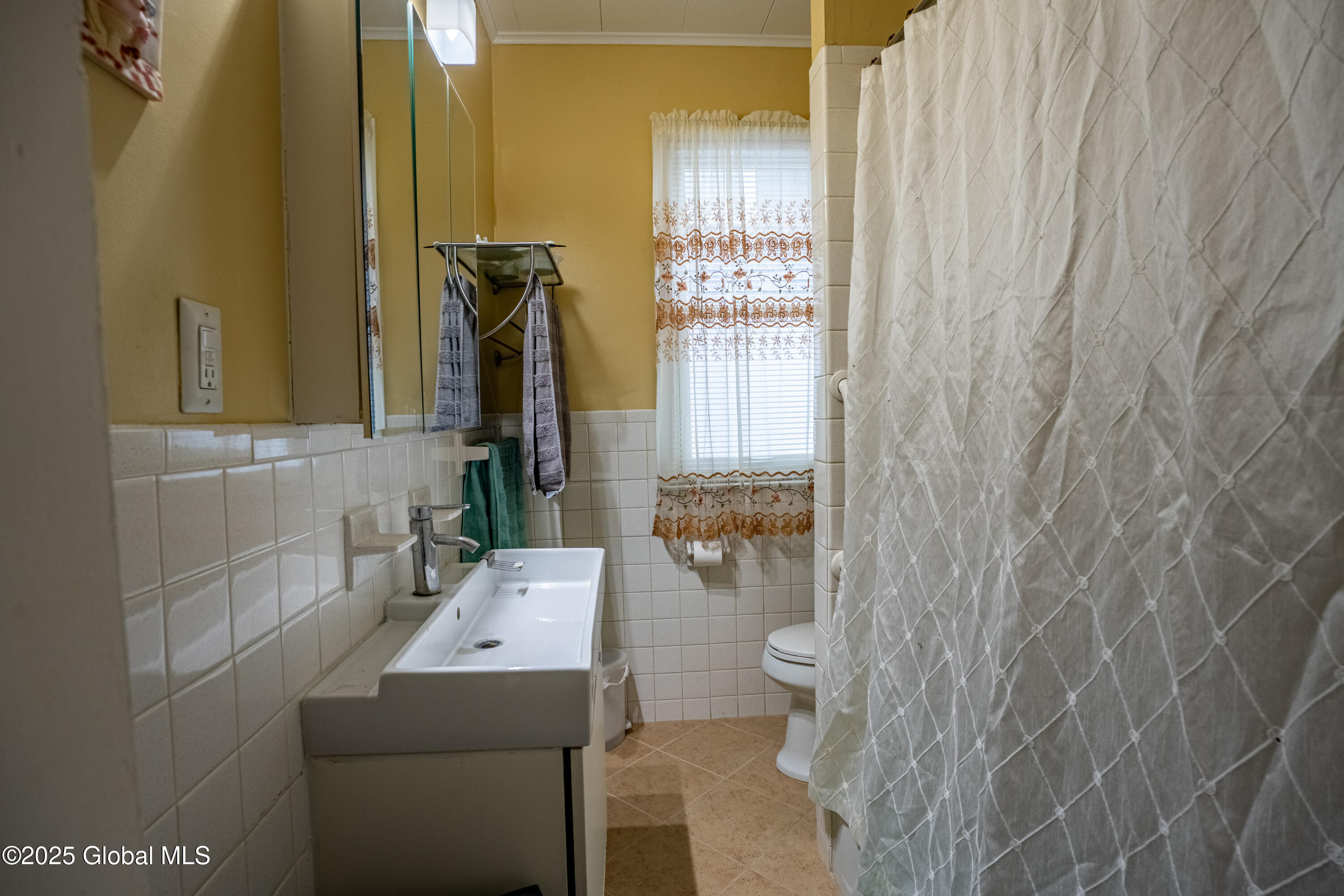 1014 Baker Avenue Schenectady, NY 12309 - Photo 6 of 25 1014 Baker Ave-08