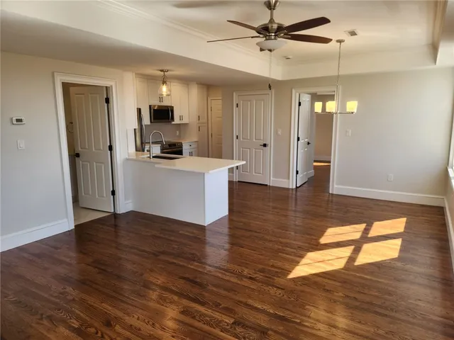 $2,600 | 20 State Street, Unit 4, Bristol, RI 02809