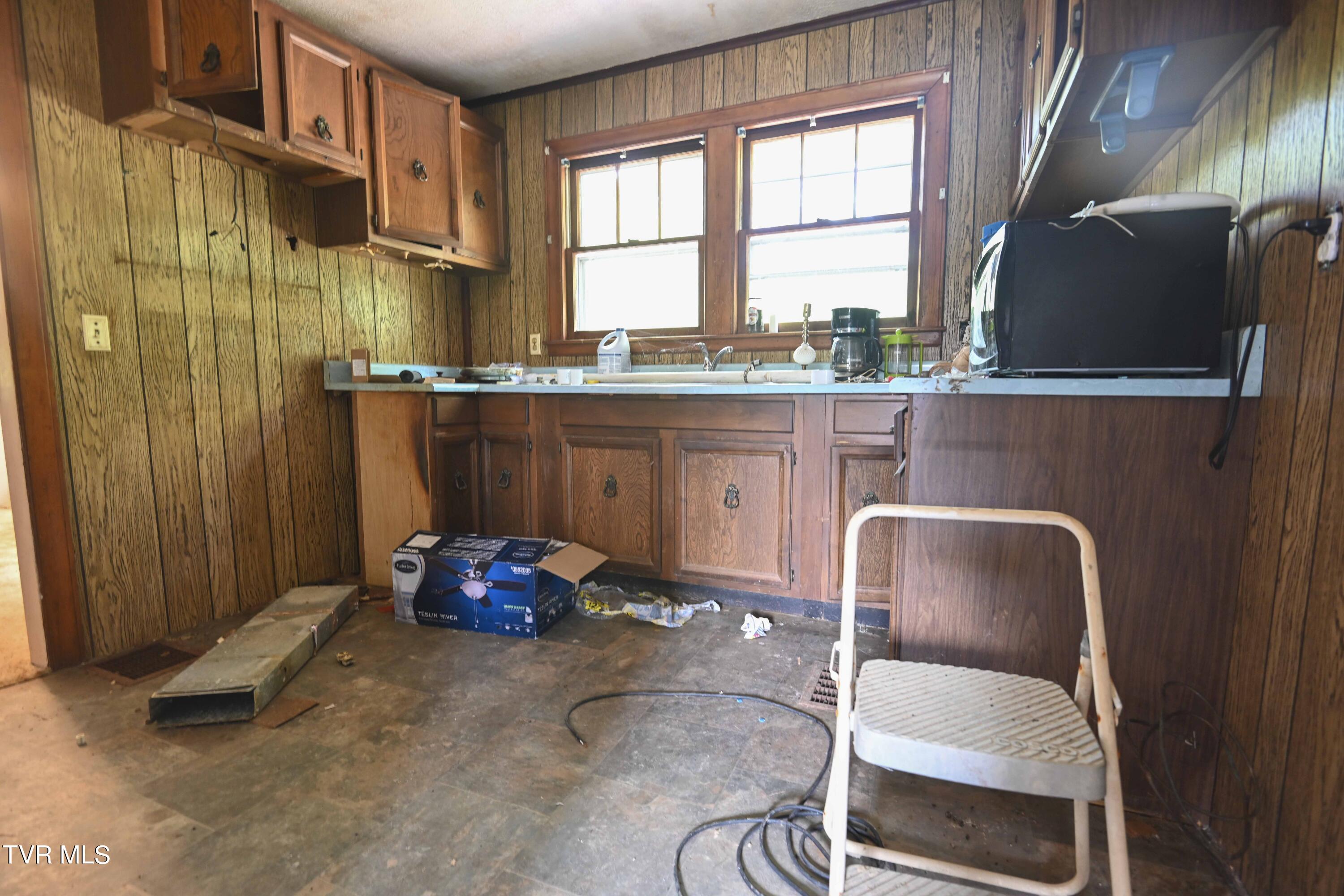 6161 DC Caney Ridge Road Coeburn, VA 24230 - Photo 13 of 20 dcc_0016