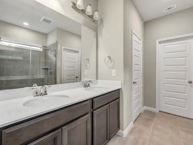 $304,640 | 6812 Hart Oak Court, Conroe, TX 77304