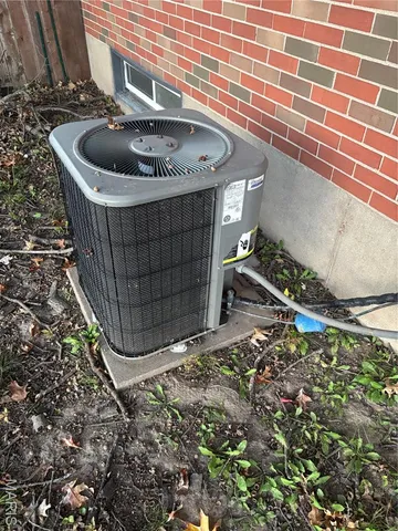 $199,000 | 1205 Fox Run Drive, Florissant, MO 63033